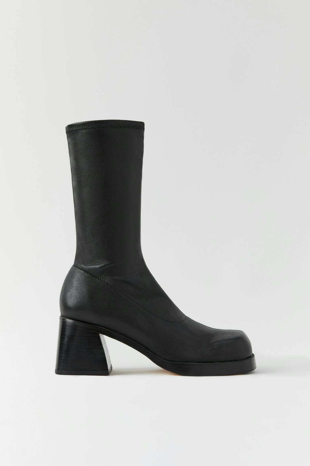 Elke Black Boots // Miista Shoes // Made in Spain